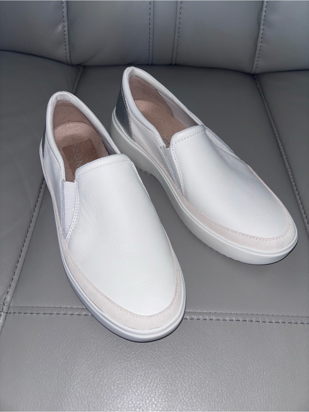 Vionic Women's Kearny Slip On Sneakers Size 6 NIB